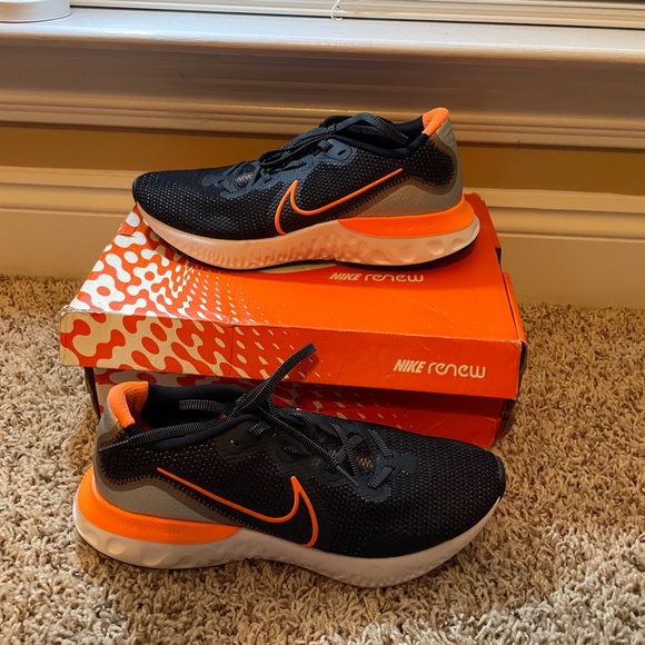 Nike men's shoe - Picture 2 of 7